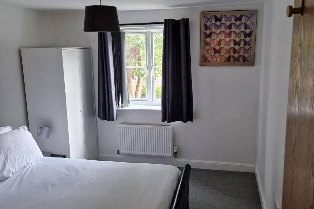 Greenhithe Cosy Apartment, Netflix And Sport Channels Exterior foto